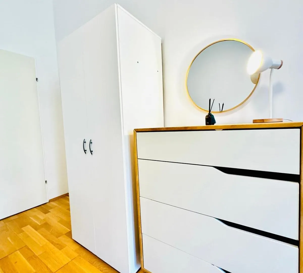 Lovely 2Br Apartment For 5People, Only 17 Minute Walk To Schoenbrunn Vienna