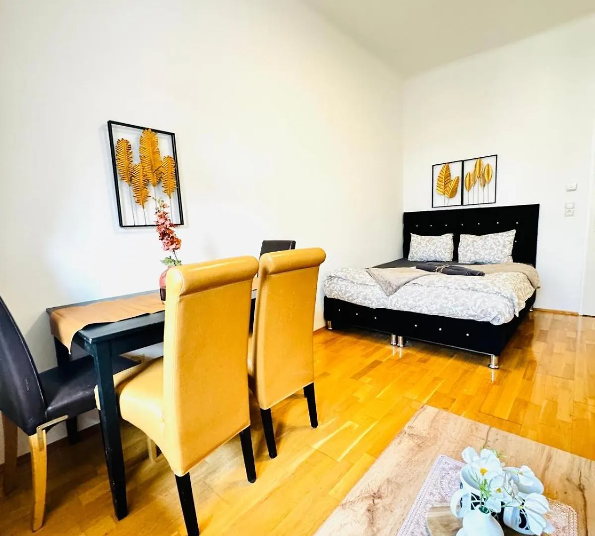 Lovely 2Br Apartment For 5People, Only 17 Minute Walk To Schoenbrunn Vienna Austria