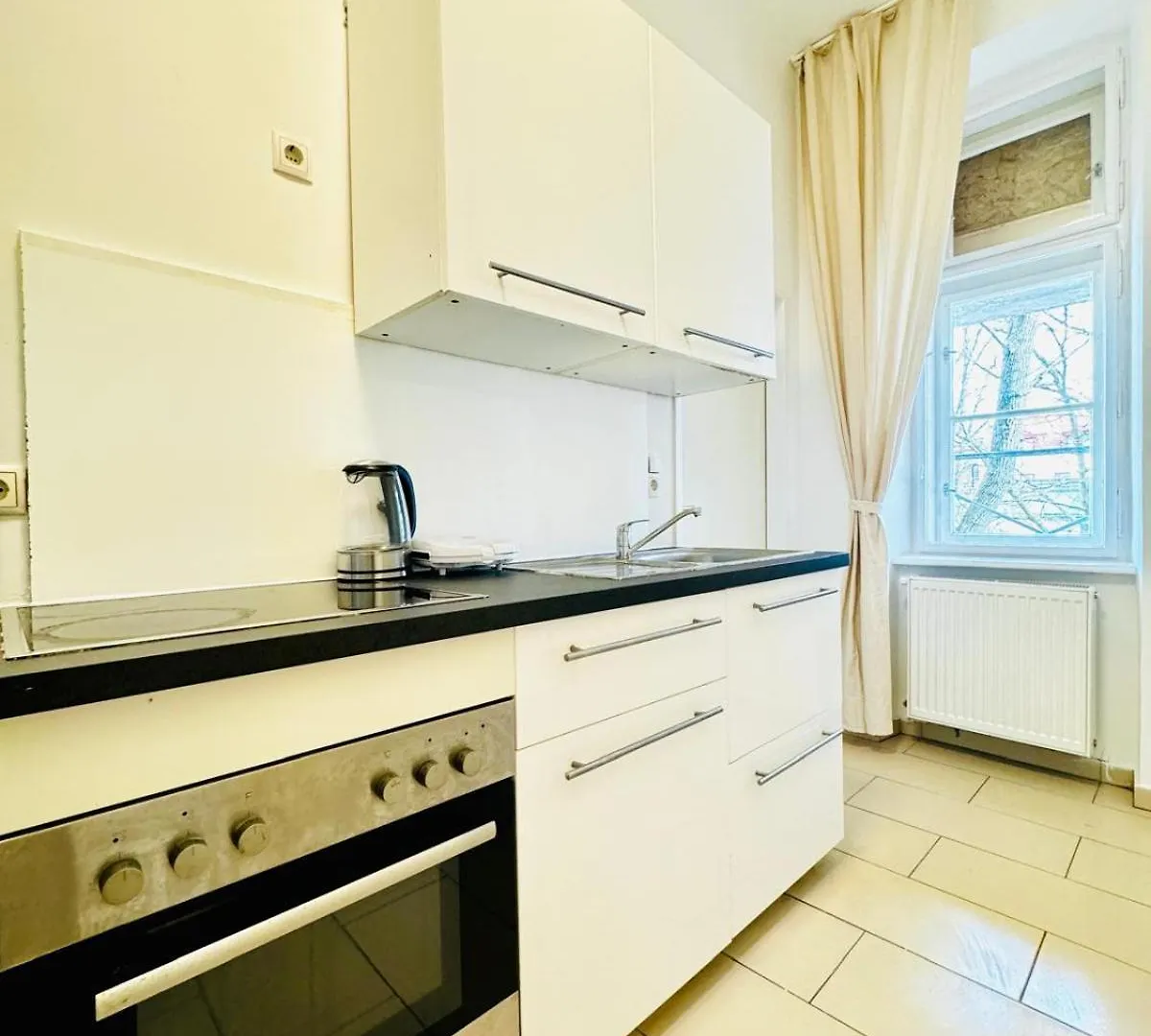 Lovely 2Br Apartment For 5People, Only 17 Minute Walk To Schoenbrunn Vienna