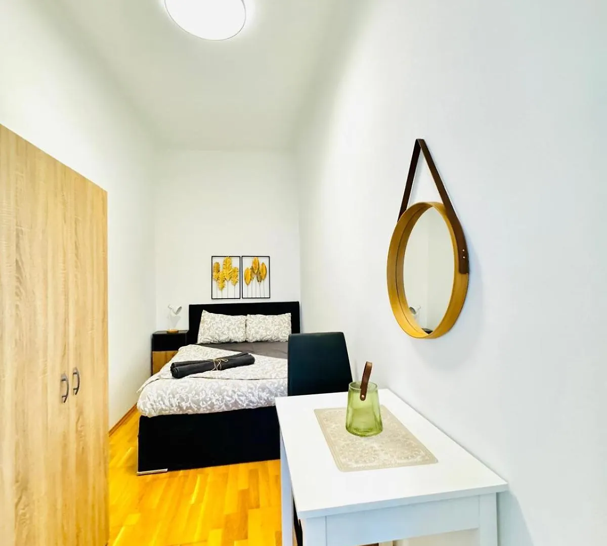 Lovely 2Br Apartment For 5People, Only 17 Minute Walk To Schoenbrunn Vienna
