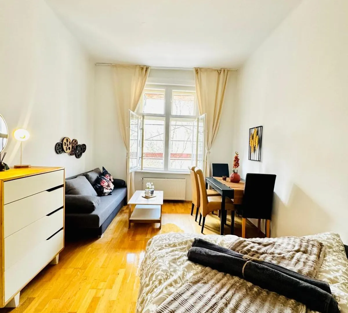 Lovely 2Br Apartment For 5People, Only 17 Minute Walk To Schoenbrunn Vienna