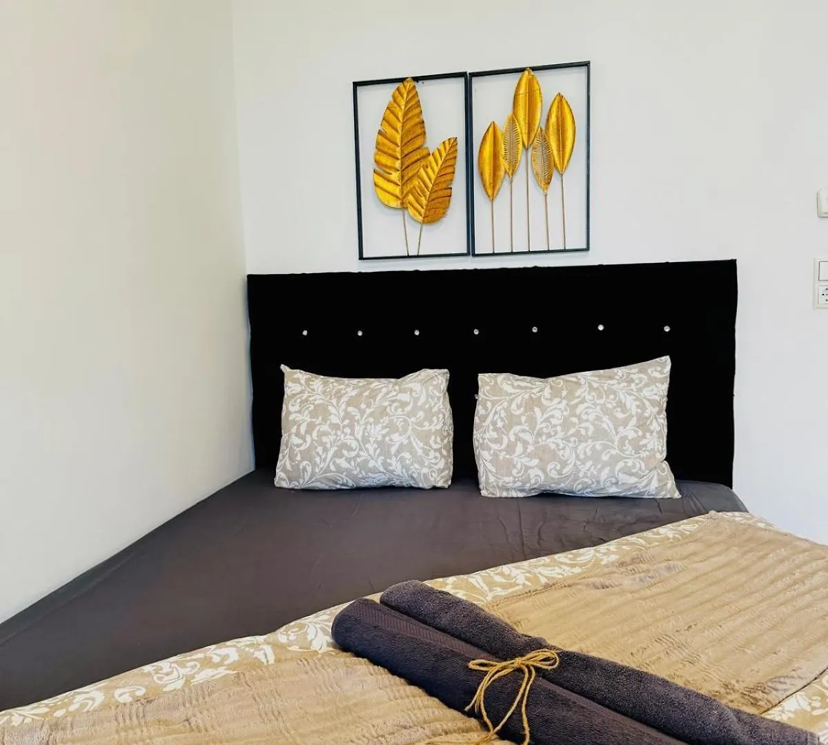 Lovely 2Br Apartment For 5People, Only 17 Minute Walk To Schoenbrunn Vienna