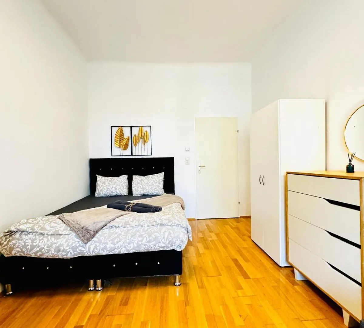 Lovely 2Br Apartment For 5People, Only 17 Minute Walk To Schoenbrunn Vienna