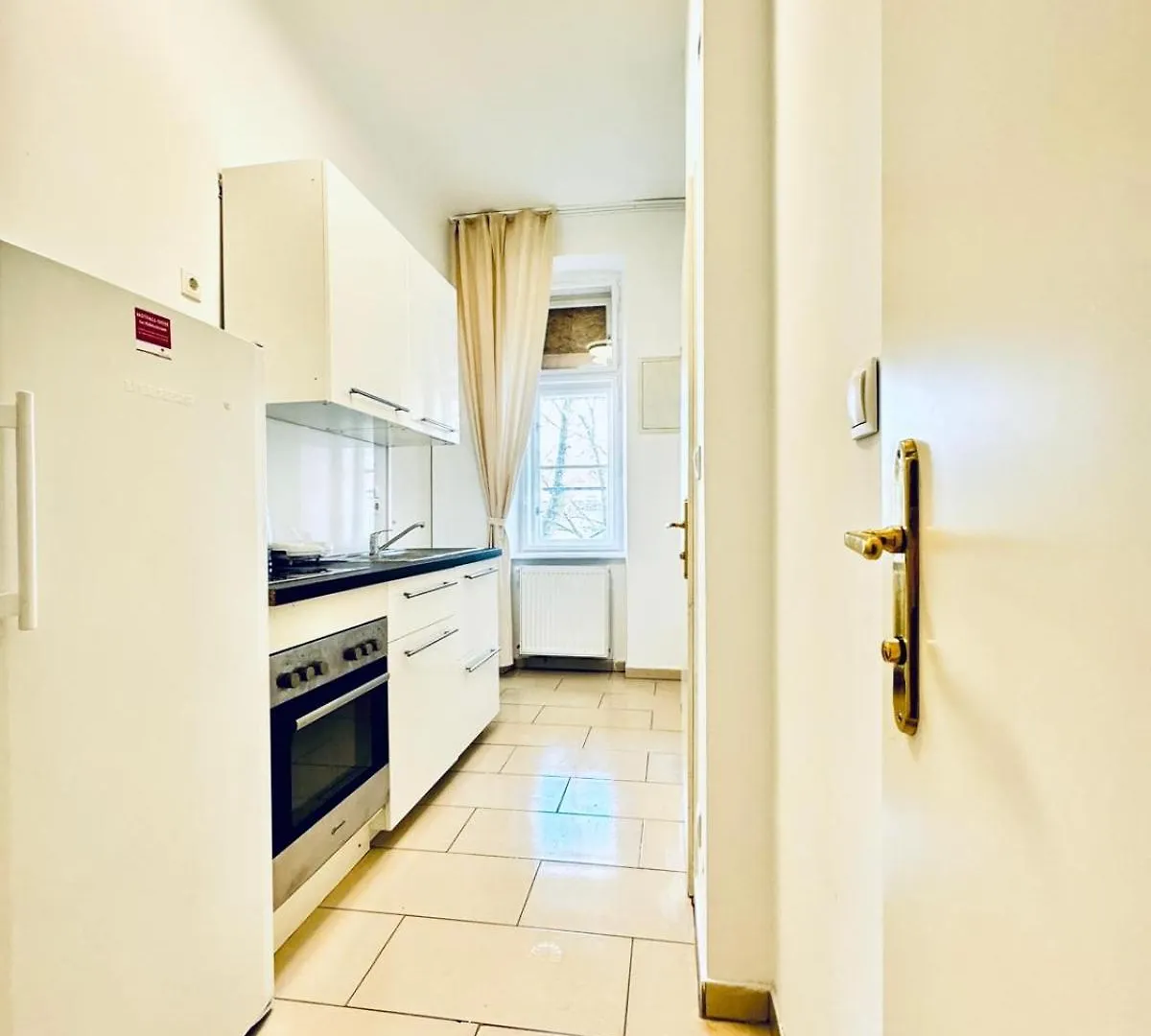 Lovely 2Br Apartment For 5People, Only 17 Minute Walk To Schoenbrunn Vienna 0*,  Austria